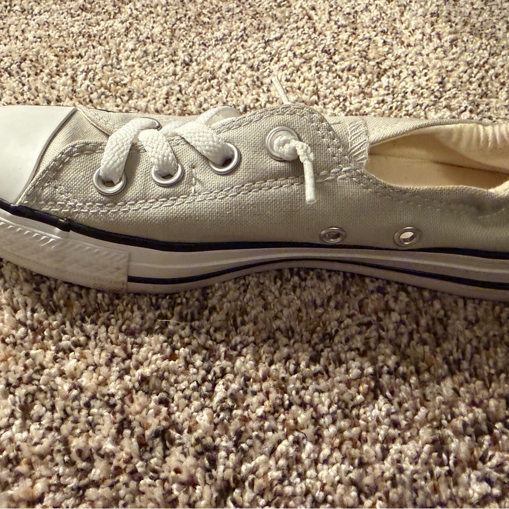 Converse women’s Canvas Low-Top Sneakers in Light Beige. Never worn. - Picture 6 of 7